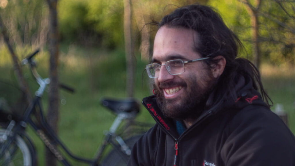 Matteo Cereda, quello nato l'11 Febbraio del 1985, sorride inquadrato a mezzo busto